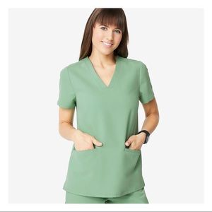 Figs Casma Three Pocket Scrub Top